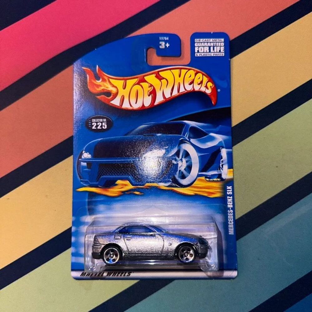 Hot Wheels 2001 #225 Mercedes-Benz SLK Metallic Silver NEW 1:64